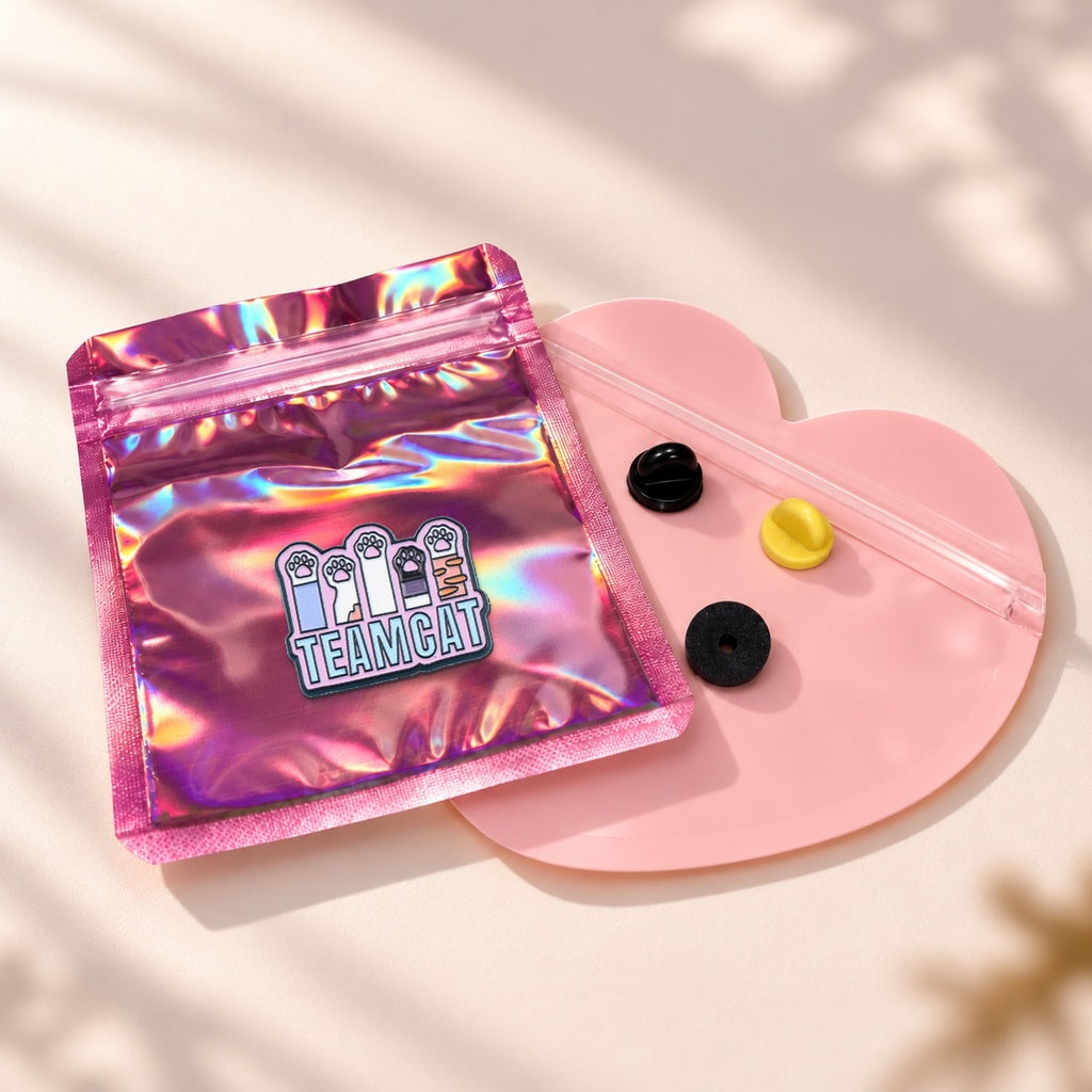 TeamCat Pin — pochette