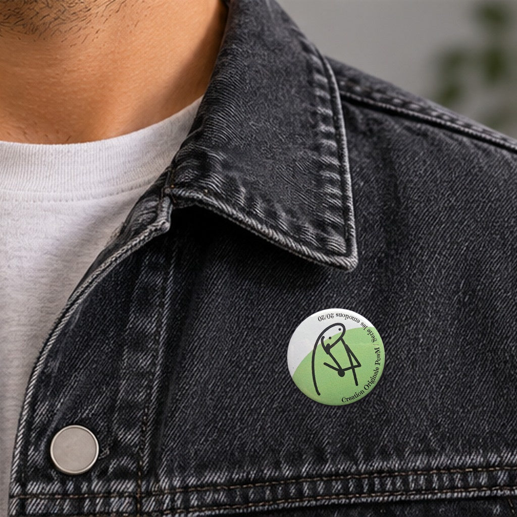 Badge rond Squelette Micro — porté sur veste