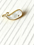 Pin's - baleine nacrée